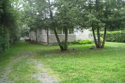 639 Lake Drive E, Georgina, On L0e 1l0
