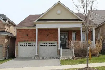 Detached in Bradford West Gwillimbury