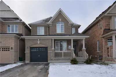 Detached in New Tecumseth