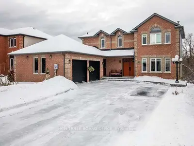 Att/Row/Townhouse in Essa