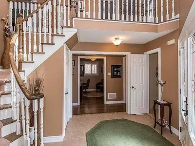 142 King Street, East Gwillimbury, ON L0G 7M0