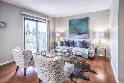 11 Leora Court, Richmond Hill, ON L4C 7N6