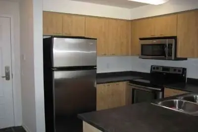 310 Red Maple Road 203, Richmond Hill, ON L4C 0T7