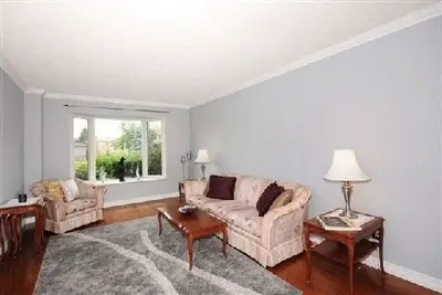 278 Durham Court, Newmarket, ON L3Y 6C9