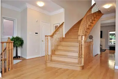 10 Edgemont Court, Richmond Hill, ON L4S 2H8