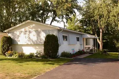 18 FLORA Court, Innisfil, ON L9S 1R4