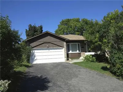 511 Malvern Crescent Upper, Newmarket, ON L3Y 7L7