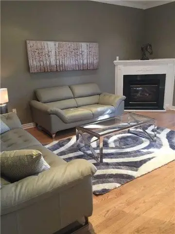 5 Silk Court, Richmond Hill, ON L4B 4A4