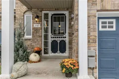 147 Hammill Heights, East Gwillimbury, ON L0G 1M0