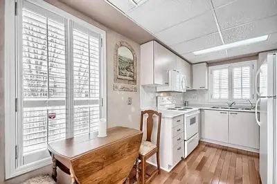 60 Natale Court, Bradford West Gwillimbury, ON L3Z 3B1