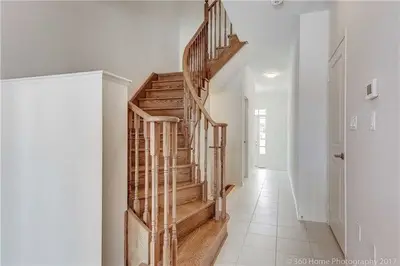 126 Fortis Crescent, Bradford West Gwillimbury, ON L3Z 0W3