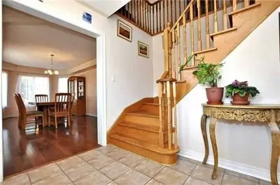249 Knapton Drive, Newmarket, ON L3X 3B7