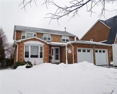 148 John Bowser Crescent Upper, Newmarket, ON L3Y 7N3