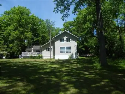 60 Snake Island Road, Georgina Islands, On L4p 3e9