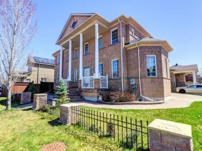 Detached in Vaughan
