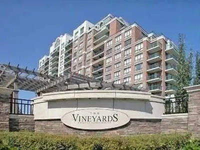 350 Red Maple Road 518, Richmond Hill, ON L4C 0T5
