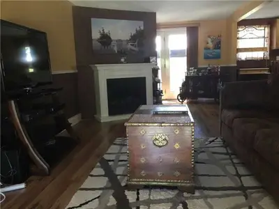 381 Curley Street, Georgina, ON L0E 1P0