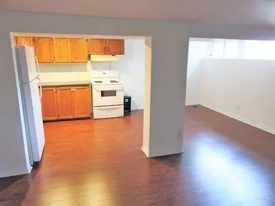 112 Walter Avenue Lower, Newmarket, ON L3Y 2T6