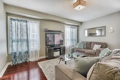 43 Harvest Hills Boulevard, Newmarket, ON L9N 0A6