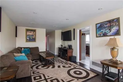 24 Smith Street, Bradford West Gwillimbury, ON L3Z 3C9