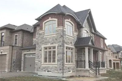43 Festival Court, East Gwillimbury, ON L9N 0N8