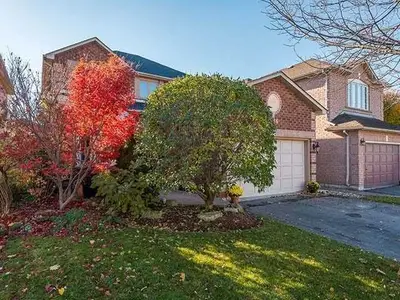 846 Surin Court, Newmarket, ON L3Y 8R4