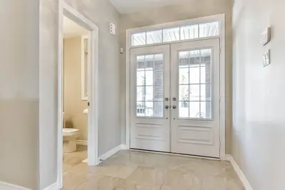 92 Ridge Gate Crescent, East Gwillimbury, ON L0G 1M0