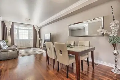 15 Matthewson Avenue, Bradford West Gwillimbury, ON L3Z 0P3