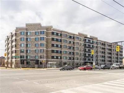 Condo Apartment in Markham