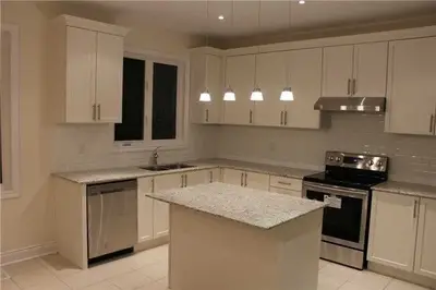 907 Ernest Cousins Circle, Newmarket, ON L3X 0H9