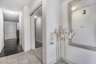 38 Four Seasons Crescent, Newmarket, ON L9N 0C3