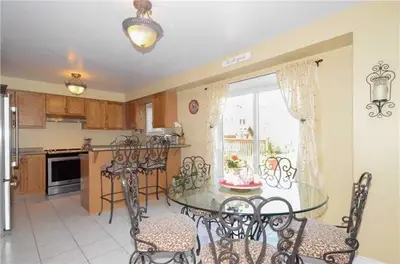 198 Northgate Drive, Bradford West Gwillimbury, ON L3Z 2Z8