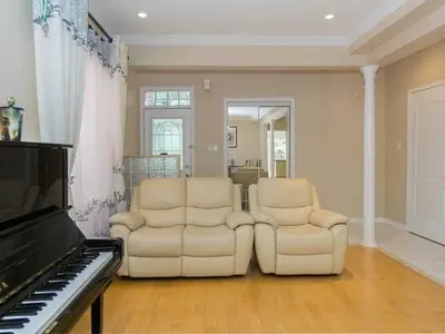 39 Grover Hill Avenue, Richmond Hill, ON L4S 1T6