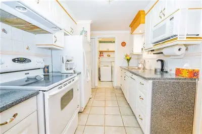 1 LILAC Court, Innisfil, ON L9S 1N2