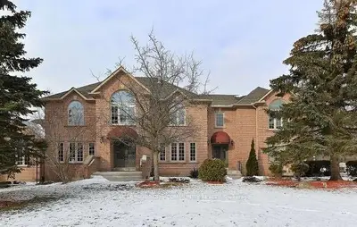 69 Raeview Drive, Whitchurch-Stouffville, ON L4A 7X4