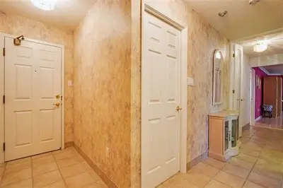 309 Major Mackenzie Drive E 309, Richmond Hill, ON L4C 9V5