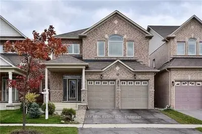 17 Lady Gwillim Avenue, East Gwillimbury, ON L9N 0B3