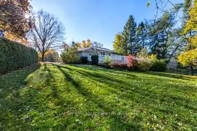 14 Elmwood Avenue, King, ON L0G 1T0