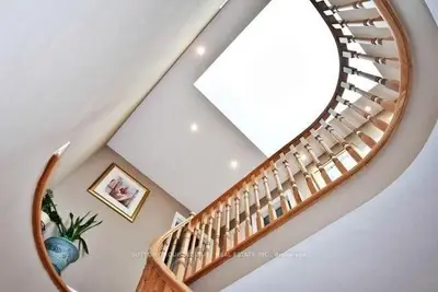 40 Taylor Court, Bradford West Gwillimbury, ON L3Z 3J1