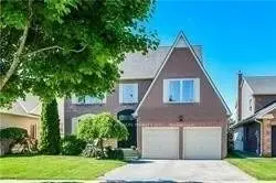 179 Crossland Gate, Newmarket, ON L3X 1A7