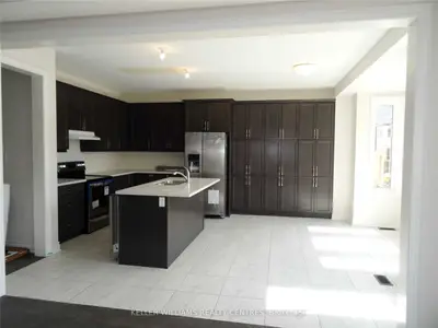 65 Blazing Star Street, East Gwillimbury, ON L9N 0S2