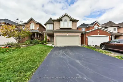 355 Hewitt Circle, Newmarket, ON L3X 2H1