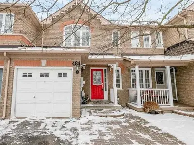 484 Bartholomew Drive, Newmarket, ON L3X 2E5