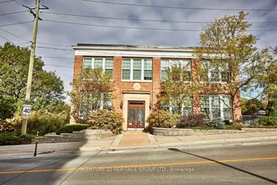 543 Timothy Street 304, Newmarket, ON L3Y 1R1