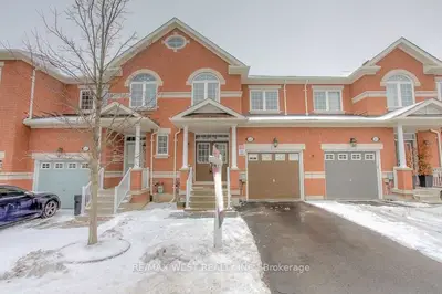 8 Townwood Drive 42, Richmond Hill, ON L4E 4Y1