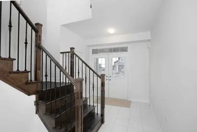 76 Robb Thompson Road, East Gwillimbury, ON L0G 1M0