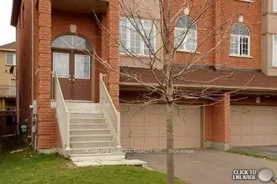 166 Matthew Boyd Crescent, Newmarket, ON L3X 3C6