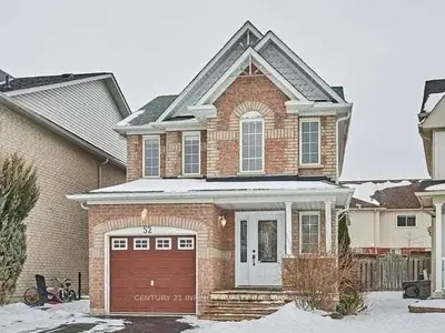 52 Margaret Graham Crescent, East Gwillimbury, On L0g 1m0