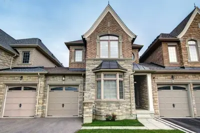 18 Alex Campbell Crescent, King, ON L7B 0C2