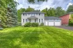 26 AMBERGLEN Court, East Gwillimbury, ON L9N 1J6
